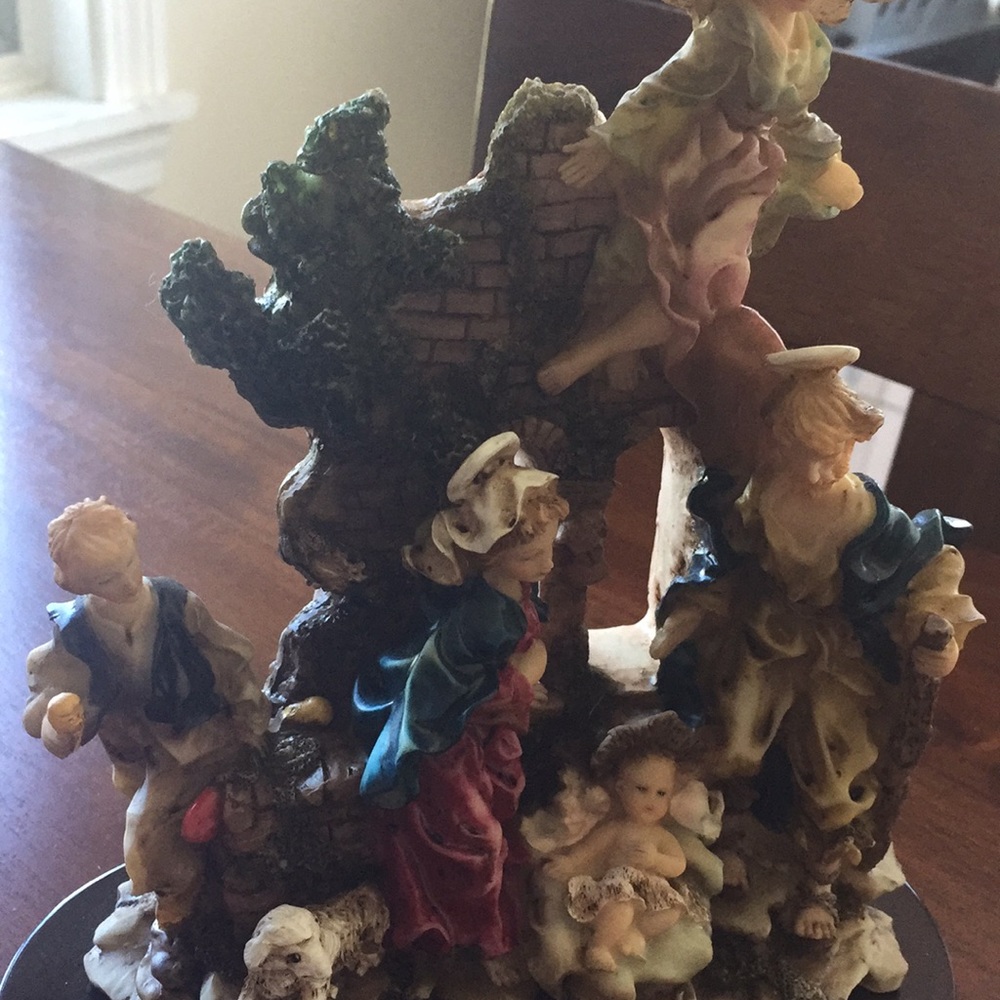 Nativity Scene - Picture 3 of 6